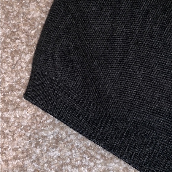 Classic Men’s Lacoste Sweater - Picture 4 of 7